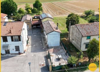 Foto 4 - Villa a Schiera Via Borgo Masotti
 
8/1, Argenta - foto 4