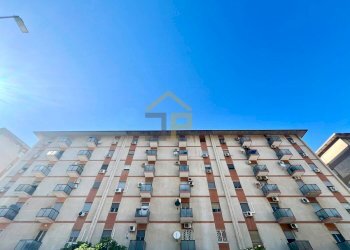 Foto 1 - Three-room apartment Via Bronte
 
15, Palermo - photo 1