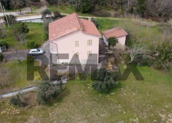 Casa all\'aperto - Casa indipendente via Colle Tronco
 
59, San Giovanni Incarico - foto 3