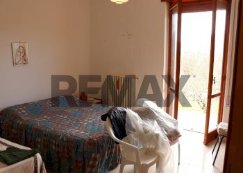 Camera / camera da letto - Casa indipendente via Colle Tronco
 
59, San Giovanni Incarico - foto 36