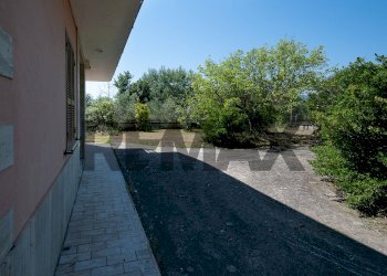 GIARDINO - Independent house via Colle Tronco
 
59, San Giovanni Incarico - photo 10
