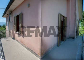 balcone perimetrale - Independent house via Colle Tronco
 
59, San Giovanni Incarico - photo 20