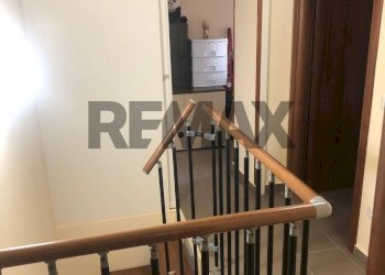 Scale - Casa indipendente VIA COLONNA DI SERRA
 
13, Lamezia Terme - foto 15