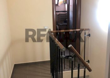 Scale - Casa indipendente VIA COLONNA DI SERRA
 
13, Lamezia Terme - foto 16