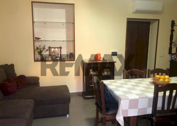 Sala da pranzo - Casa indipendente VIA COLONNA DI SERRA
 
13, Lamezia Terme - foto 24