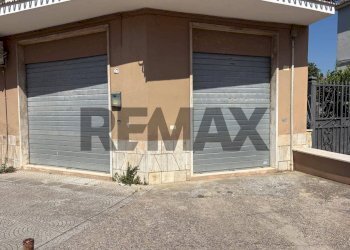 Edificio all\'aperto - Shop Via Martiri Di Belfiore
 
27, Marino - photo 1