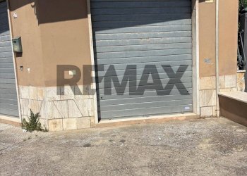 Edificio all\'aperto - Shop Via Martiri Di Belfiore
 
27, Marino - photo 5