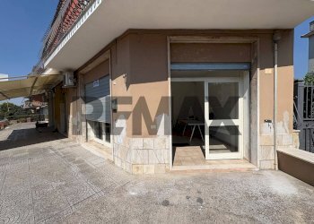 Edificio all\'aperto - Shop Via Martiri Di Belfiore
 
27, Marino - photo 2