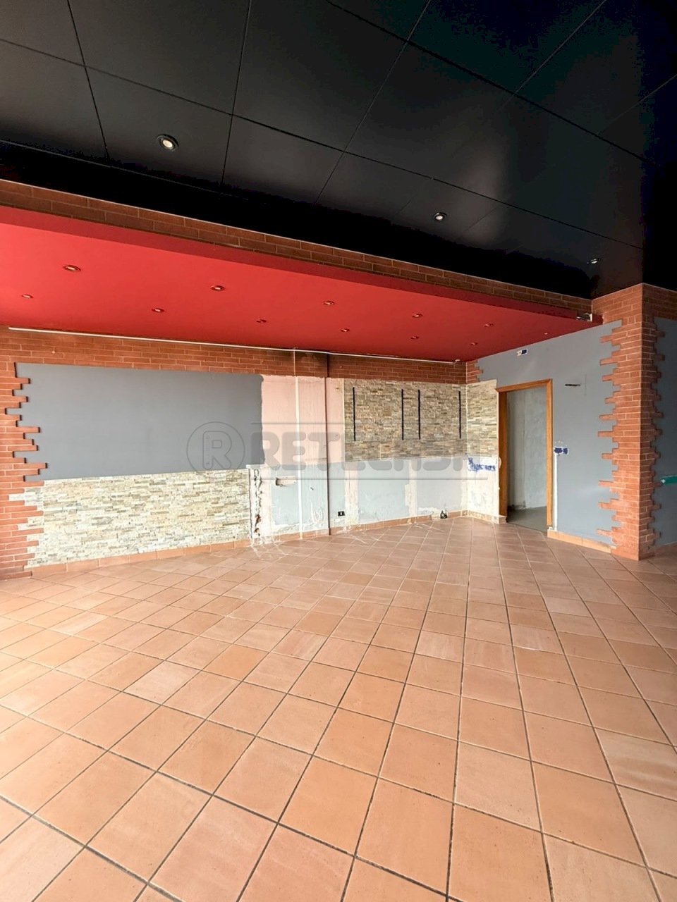 WhatsApp Image 2026-07-20 at 09.56.52 (1) - Commercial Premises Via dal Ponte 200, Torri di Quartesolo - photo 2