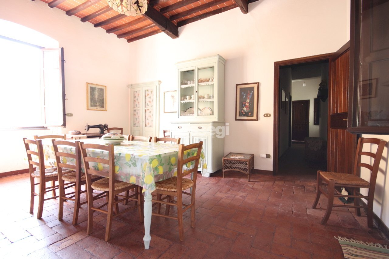 Ampia casa colonica in vendita tra Lucca e Camaior - Casale Valpromaro, Massarosa - foto 1