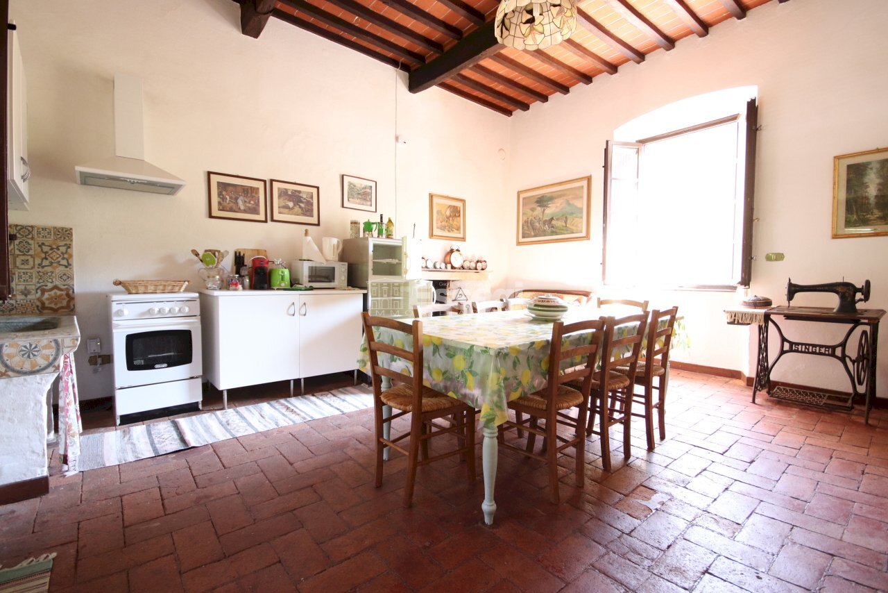 Ampia casa colonica in vendita tra Lucca e Camaior - Casale Valpromaro, Massarosa - foto 2