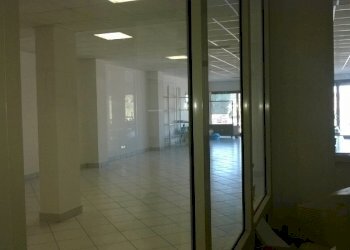 DILEOIMMOBILIARE VENDE LOCALE COMMERCIALE - Capannone Monteprandone - foto 2