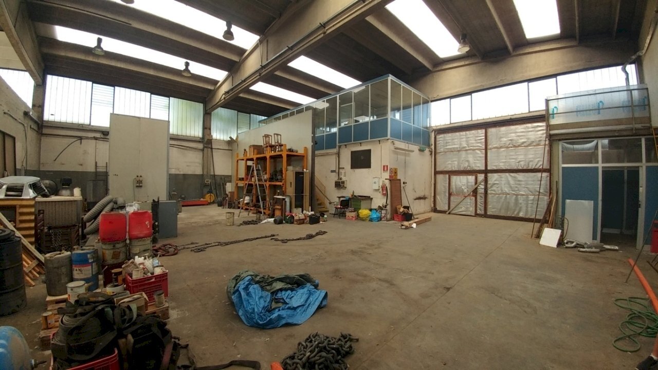 capannone Affitto SanDamaso (3) (FILEminimizer) - Commercial Premises Via Ghigo Zanfrognini 19, Modena - photo 3