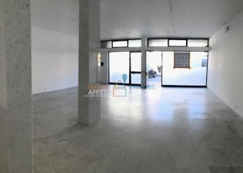WhatsApp Image 2019-07-17 at 09.50.57(2).jpeg - Locale Commerciale Via Giovan Pietro 16, frazione Avenza, Carrara - foto 4