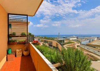 Balcone con vista mare - Appartamento Via Rivoli, Genova (zona Carignano) - foto 1