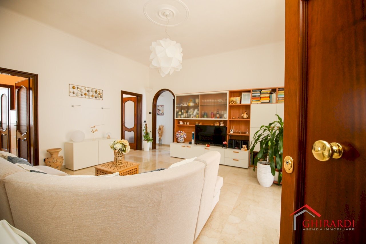 1.0 INGRESSO - Appartamento Via Domenico Oliva 7, Genova (zona Sestri Ponente) - foto 2