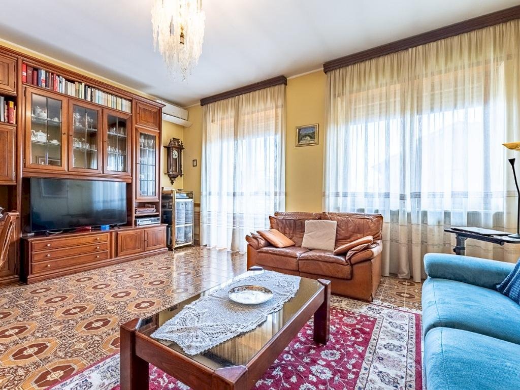 Four-room apartment Via Bussoleno, Collegno - photo 1