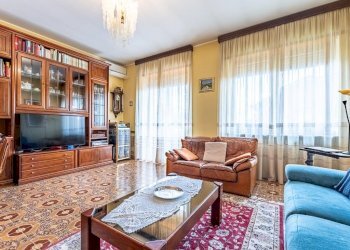 Four-room apartment Via Bussoleno, Collegno - photo 1
