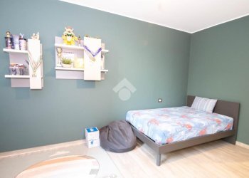 Four-room apartment Via Cristoforo Colombo, hamlet Milano 3, Basiglio - photo 13
