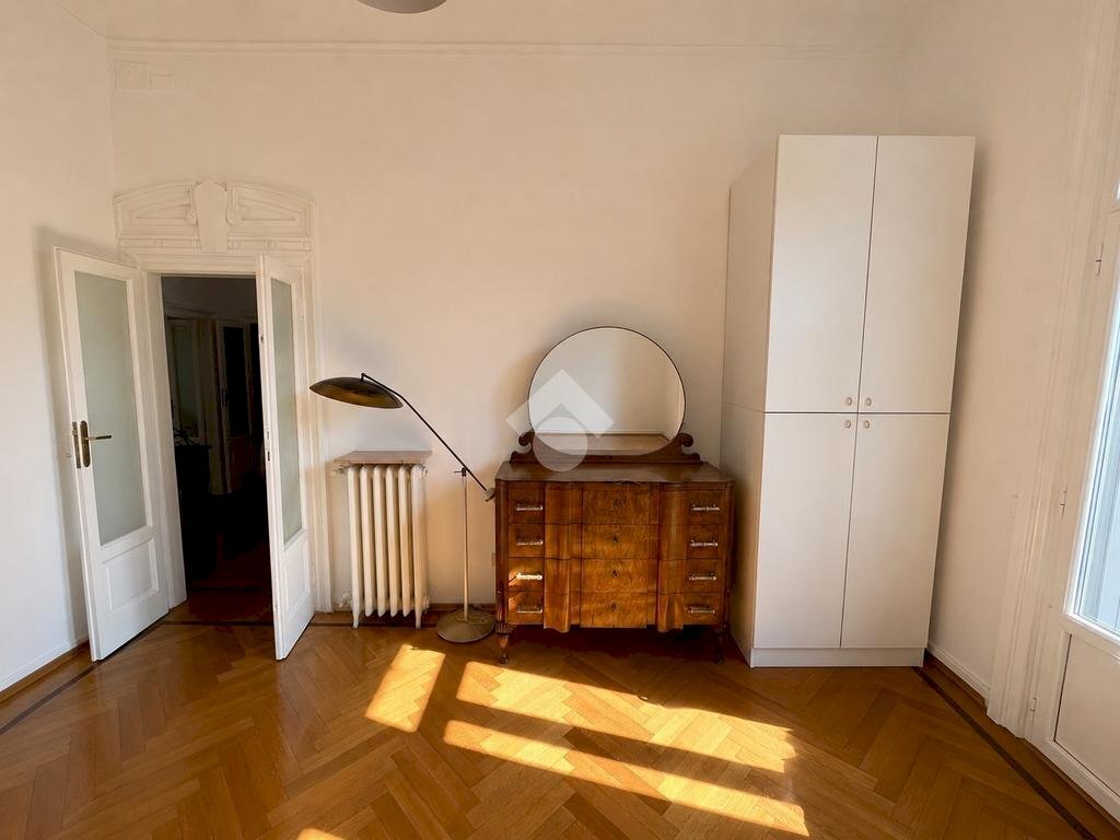 Four-room apartment Via Vigevano, Milano (neighborhood Porta Genova) - photo 2