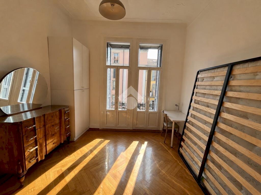 Four-room apartment Via Vigevano, Milano (neighborhood Porta Genova) - photo 3