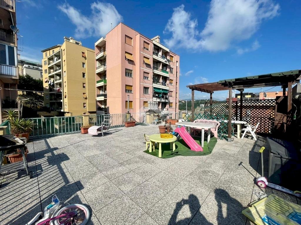 Quadrilocale Via Coronata, Genova (zona Coronata) - foto 1