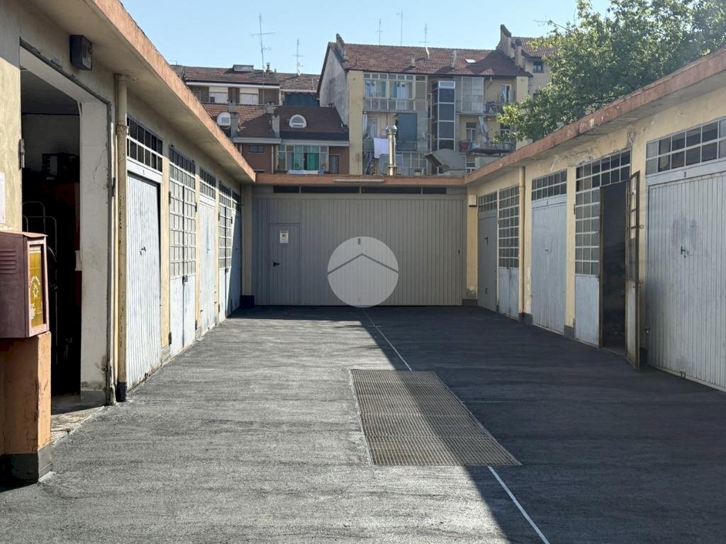 Box Via cardinal massaia, Torino (neighborhood Borgo Vittoria) - photo 1