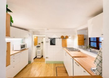 Trilocale Vico delle Cinque Lampadi, Genova (zona Centro Storico) - foto 1