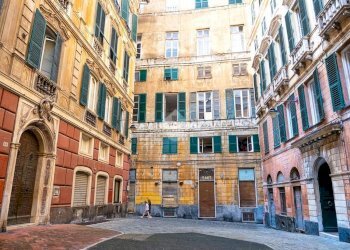 Trilocale Vico delle Cinque Lampadi, Genova (zona Centro Storico) - foto 2