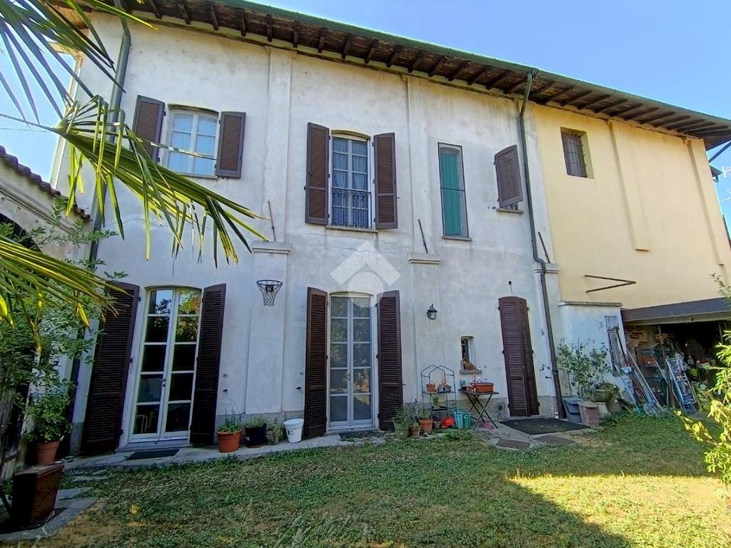Casa indipendente Piazza XXI Luglio, Robecco sul Naviglio - foto 1