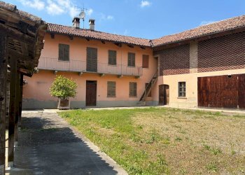Cascina Via Carzello 13, Diano d'Alba - foto 1