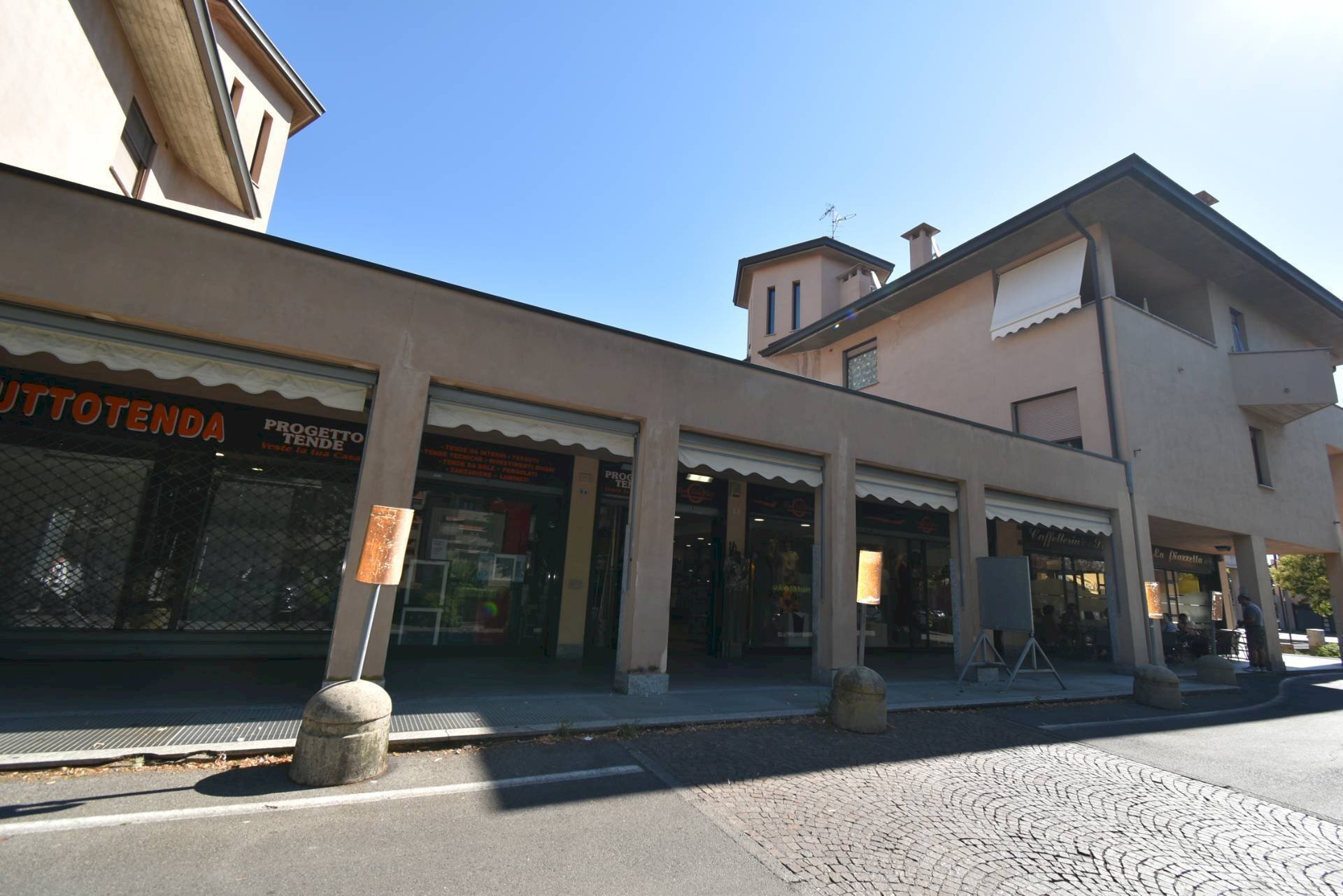 Foto 2 - Commercial Premises Via Buonarroti
7, Bernareggio - photo 2