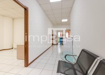 INGRESSO/DISIMPEGNO - Ufficio via Giovanni Pascoli, Quarto d'Altino - foto 4