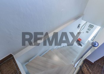 Scale - Two-room apartment VIA BUGATTI
 
18, Rho - photo 10