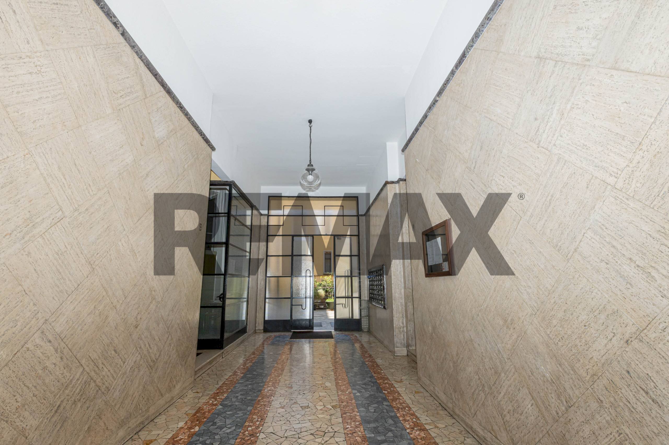 Hall / corridoio - Trilocale Via Legnone
 
19, Milano - foto 1