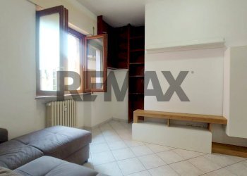 Soggiorno - Two-room apartment VIA PIAVE
 
12, Varese - photo 3