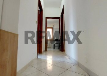 Hall / corridoio - Two-room apartment VIA PIAVE
 
12, Varese - photo 6