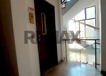 Hall / corridoio - Two-room apartment VIA PIAVE
 
12, Varese - photo 16