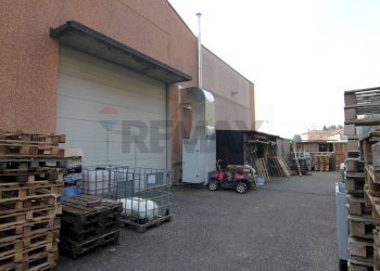 Edificio all\'aperto - Capannone VIA S. MICHELE ARCANGELO
43, Arcisate - foto 15