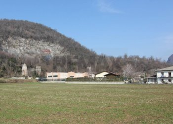 Vista delle montagne - Capannone VIA S. MICHELE ARCANGELO
43, Arcisate - foto 23