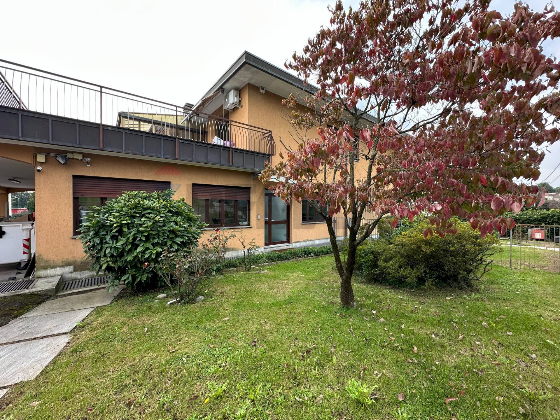 Esterno - Capannone via Carnia
 
234, Varese - foto 1