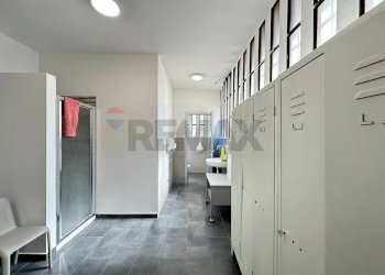 Spogliatoi e bagno - Capannone via Carnia
234, Varese - foto 10