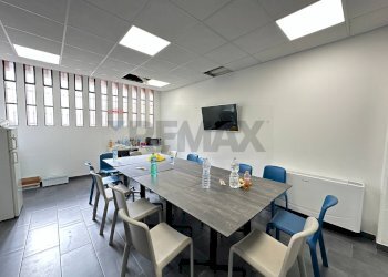 Sala da pranzo - Capannone via Carnia
234, Varese - foto 11