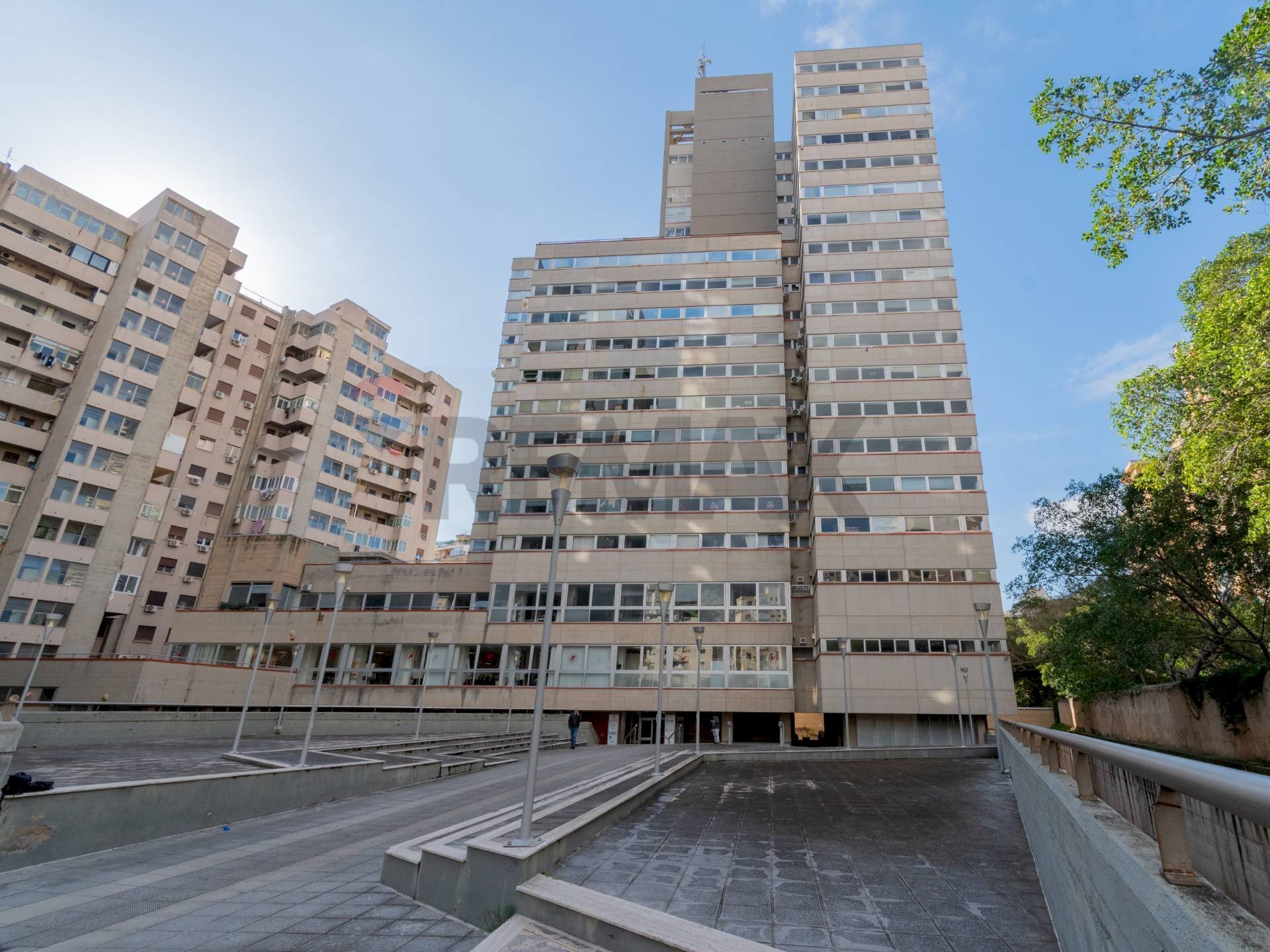 Edificio all\'aperto - Ufficio Via Resuttana
 
360, Palermo - foto 1