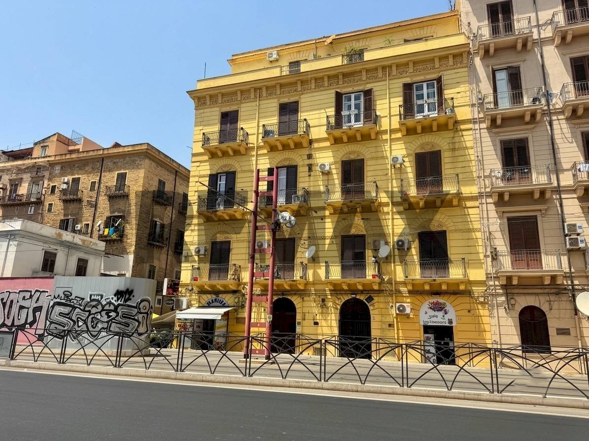 Edificio all\'aperto - Four-room apartment Via Paolo Balsamo
 
21, Palermo - photo 1