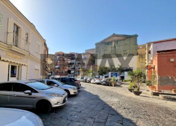 Edificio all\'aperto - Locale Commerciale Vico Corradino
155-157, Napoli - foto 2