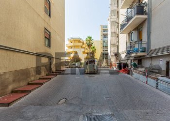 Edificio all\'aperto - Apartment Via Caronda
446, Catania - photo 9