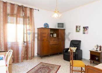 Soggiorno - Appartamento Via Cantani
 
2, Acireale - foto 15