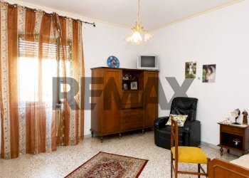 Soggiorno - Appartamento Via Arnaldo Cantani
 
2, Acireale - foto 24