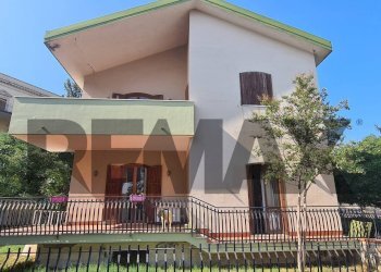 Casa all\'aperto - Casa semi indipendente Via Forlanini
 
44, Giarre - foto 1